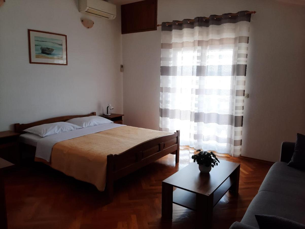 Apartments Ivanka Starigrad Paklenica Exteriör bild