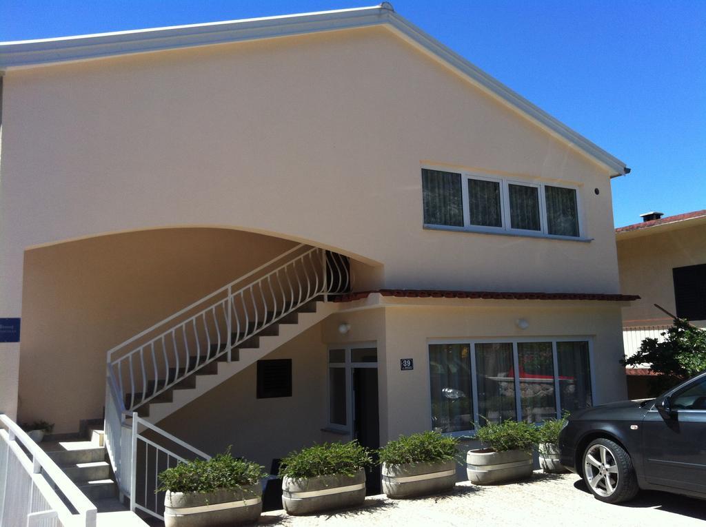 Apartments Ivanka Starigrad Paklenica Exteriör bild